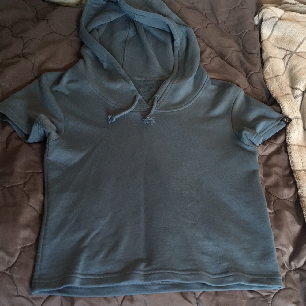 Alphalete shortsleeved hoodie